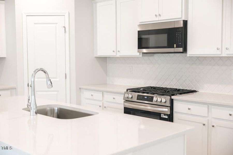 Furnished interior view inside a new home in Gregory Village, Lillington (Image 74).