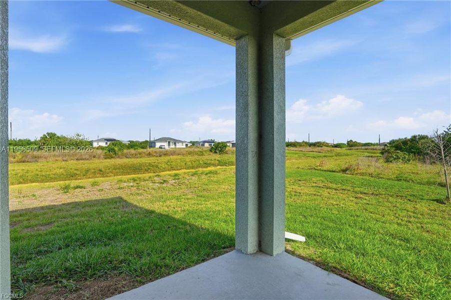 Exterior details and patio area of a home in , Labelle (Image 3).