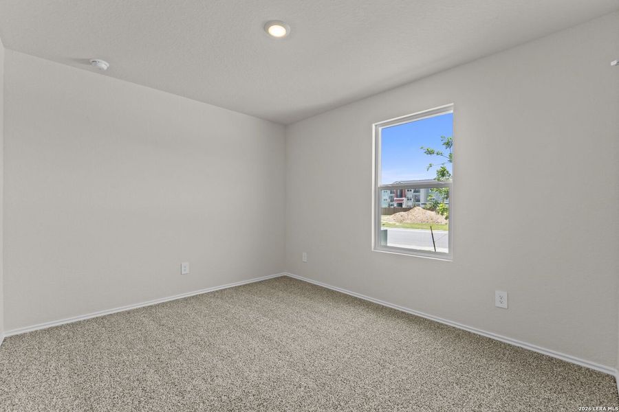 Spacious, unfurnished interior of a new home in Navarro Fields, Seguin (Image 15).