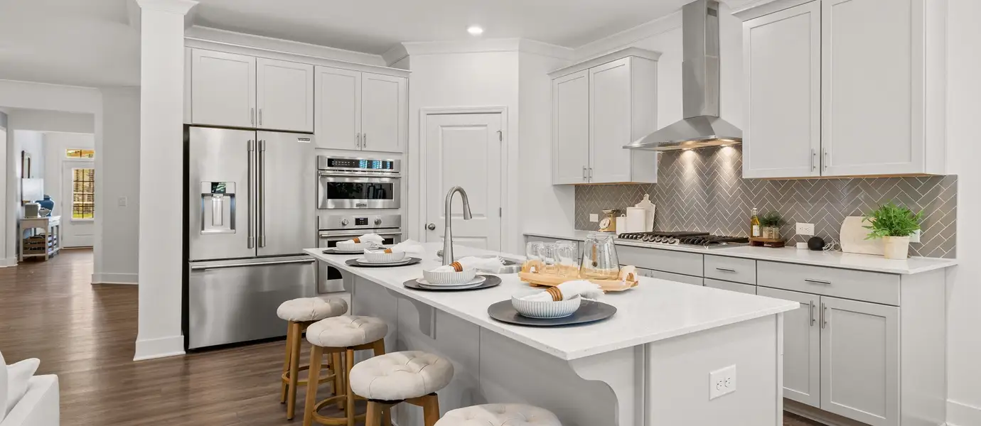 2517 Brunswick Kitchen 2of4 F1