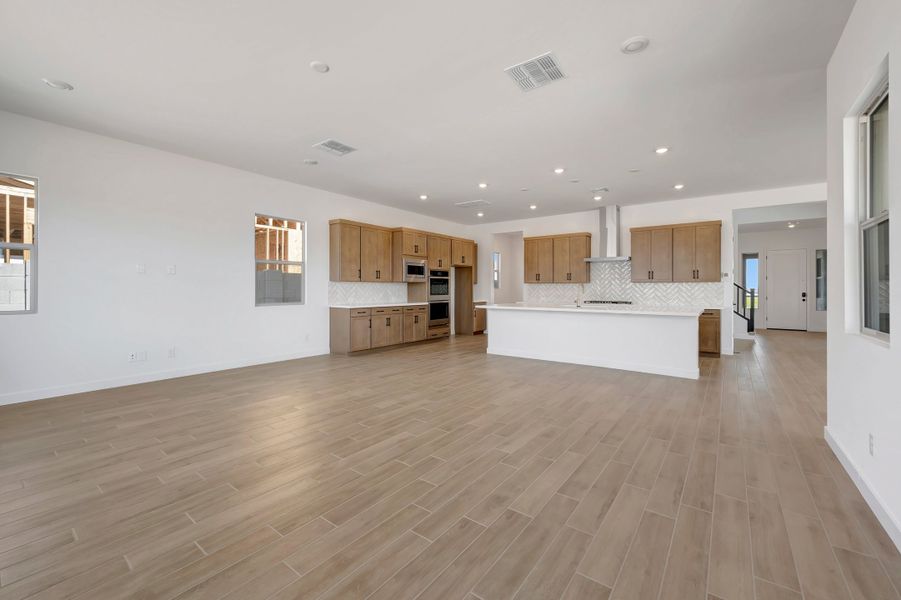 Spacious, unfurnished interior of a new home in Soleo, San Tan Valley (Image 18).