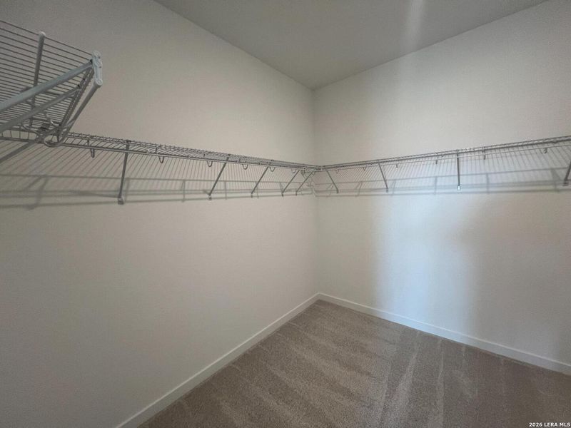 Spacious, unfurnished interior of a new home in Nopal Valley, San Antonio (Image 27).