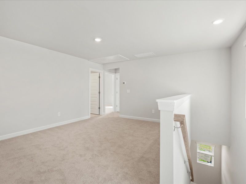 Welcome to the Lennon floorplan at Creek Ridge - Heritage Collection.