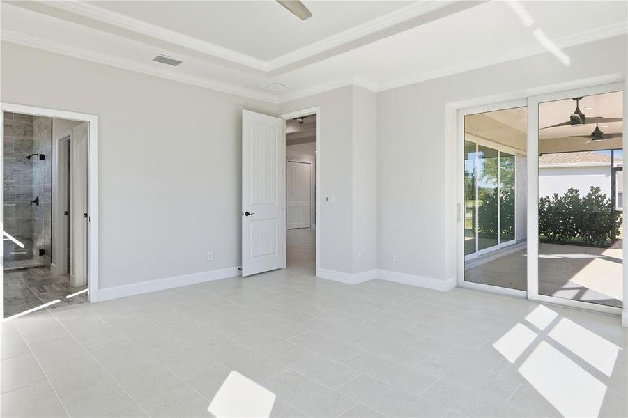 Spacious, unfurnished interior of a new home in , Englewood (Image 17).