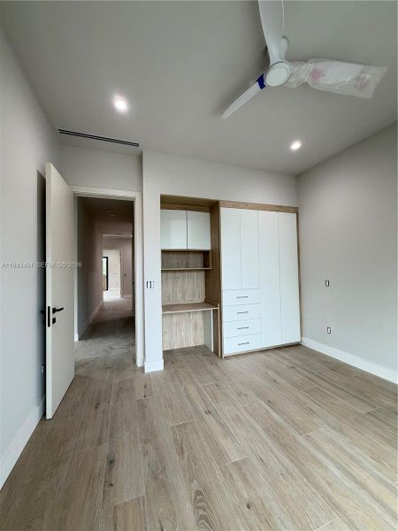 Spacious, unfurnished interior of a new home in , Fort Lauderdale (Image 22). Spacious, unfurnished interior of a new home in , Fort Lauderdale (Image 22).