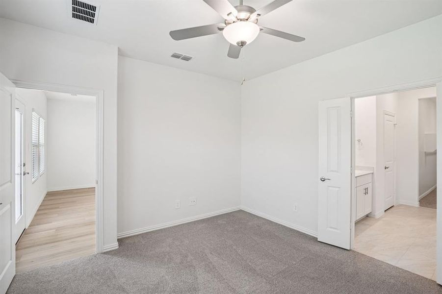 Photo is not of the actual home, but is an inspirational photo of builder’s model home and may depict options, furnishings, and/or decorator features that are not included. Photo is not of the actual home, but is an inspirational photo of builder’s model home and may depict options, furnishings, and/or decorator features that are not included.