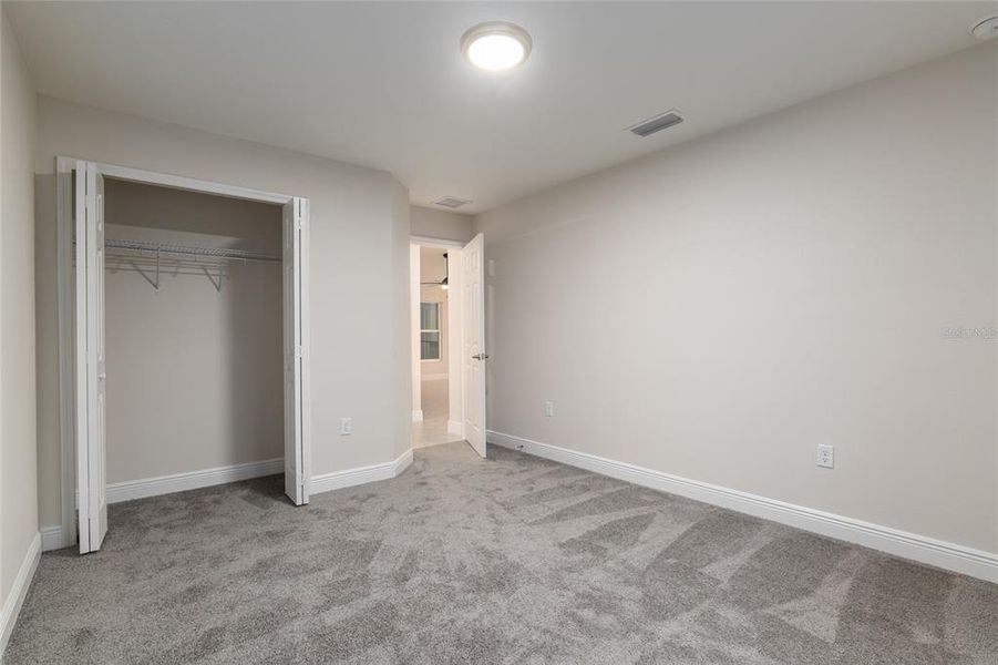 Spacious, unfurnished interior of a new home in , Citrus Springs (Image 23).
