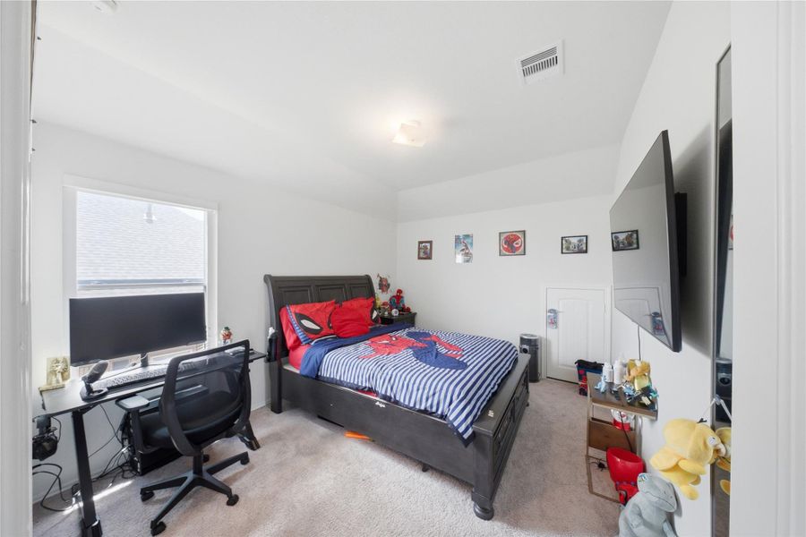Furnished interior view inside a new home in Sierra Vista, Iowa Colony (Image 16).