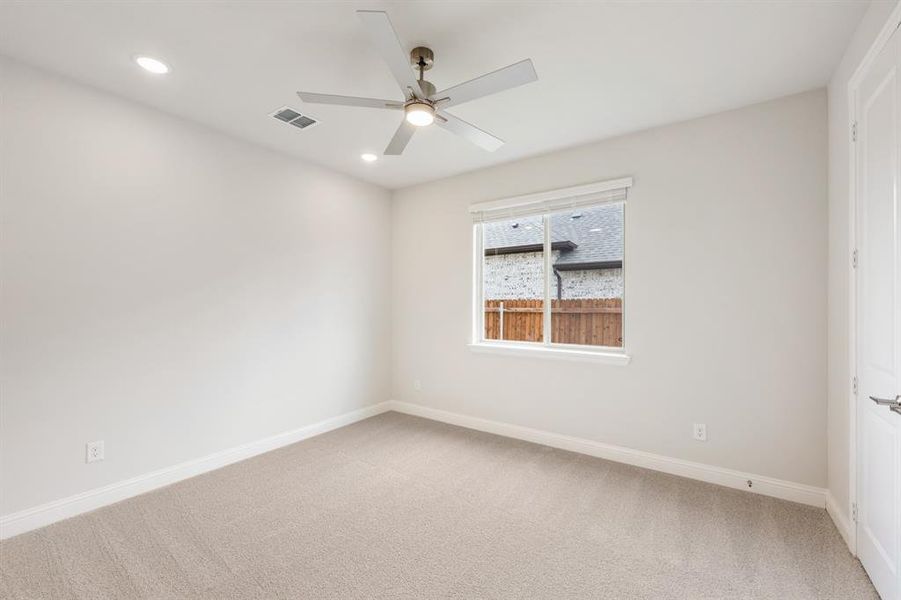 Spacious, unfurnished interior of a new home in Sunrise at Garden Valley 60-79, Waxahachie (Image 31). Spacious, unfurnished interior of a new home in Sunrise at Garden Valley 60-79, Waxahachie (Image 31).
