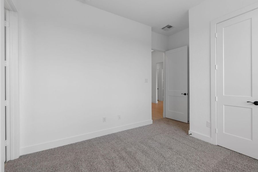 Spacious, unfurnished interior of a new home in Riceland, Mont Belvieu (Image 28).