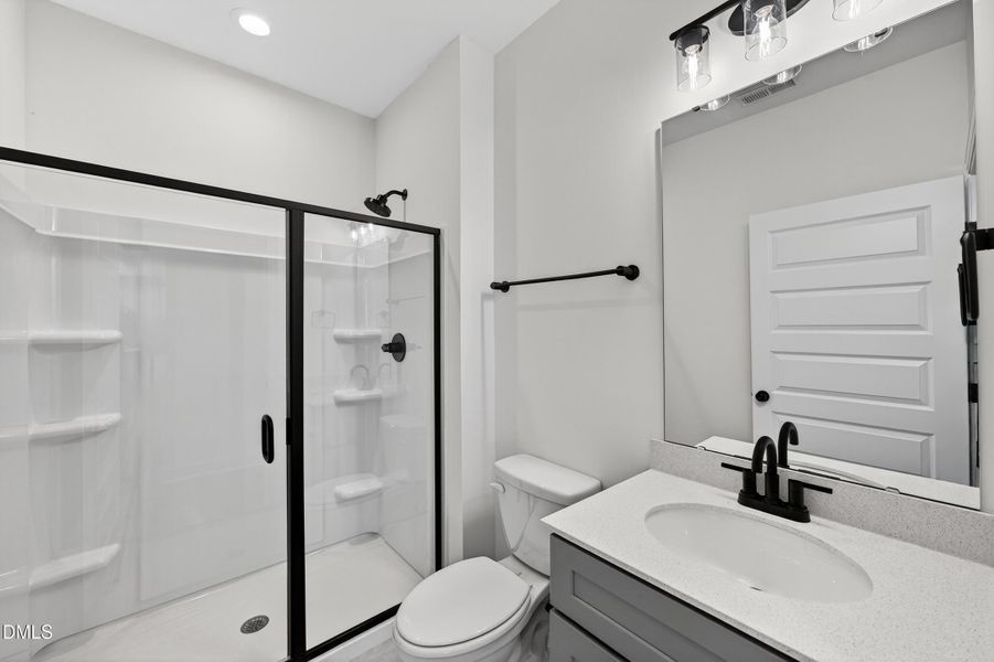 18 -122 w fountainhead lane, interior