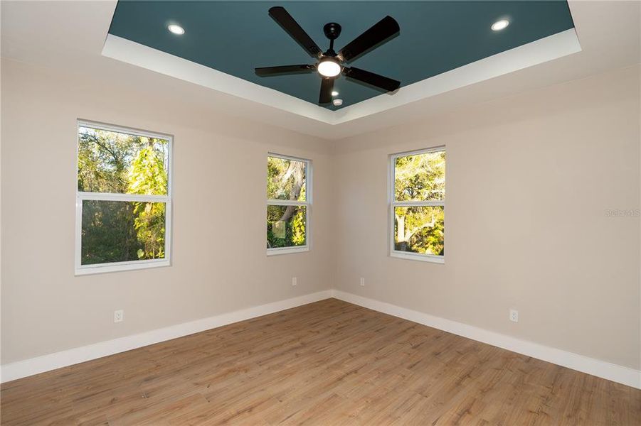 Spacious, unfurnished interior of a new home in , Tampa (Image 36).