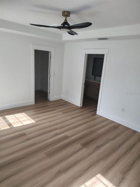 Spacious, unfurnished interior of a new home in , Ocala (Image 10).