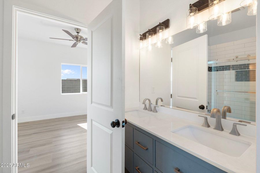 16-web-or-mls-DSC01545 16-web-or-mls-DSC01545