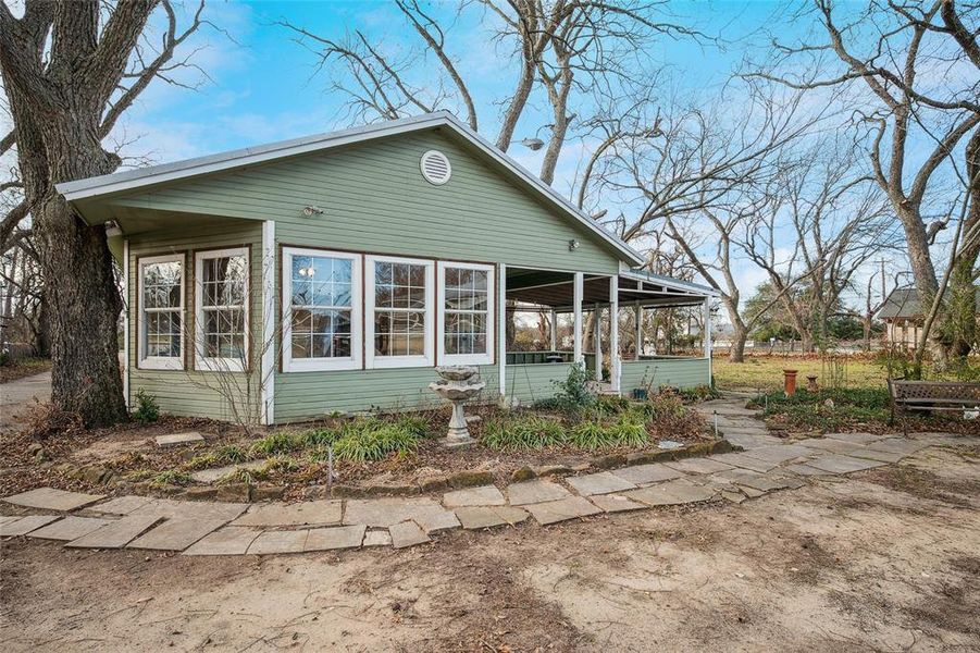 Exterior details and patio area of a home in , Weatherford (Image 3). Exterior details and patio area of a home in , Weatherford (Image 3).