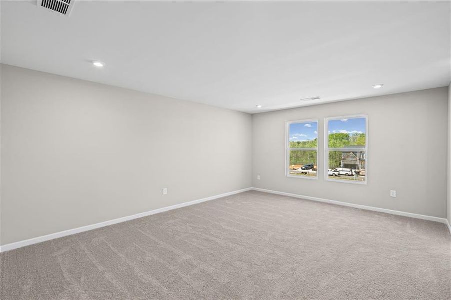 Spacious, unfurnished interior of a new home in Twin Lakes, Hoschton (Image 43).