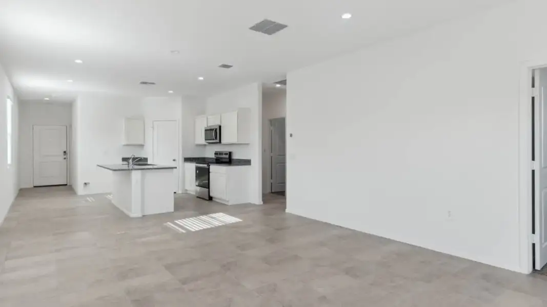Spacious, unfurnished interior of a new home in Heartland Ranch, Coolidge (Image 12). Spacious, unfurnished interior of a new home in Heartland Ranch, Coolidge (Image 12).