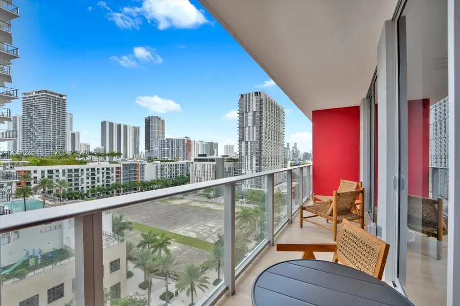 Condo located in Miami, FL showcasing its design and architecture (Image 1). Condo located in Miami, FL showcasing its design and architecture (Image 1).