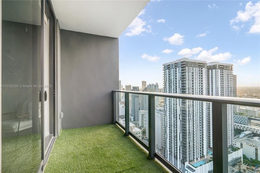 Condo located in Miami, FL showcasing its design and architecture (Image 3).