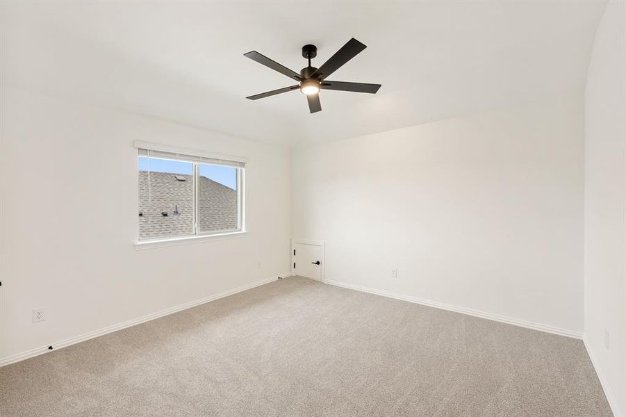 Spacious, unfurnished interior of a new home in Creekview Meadows, Pilot Point (Image 26). Spacious, unfurnished interior of a new home in Creekview Meadows, Pilot Point (Image 26).