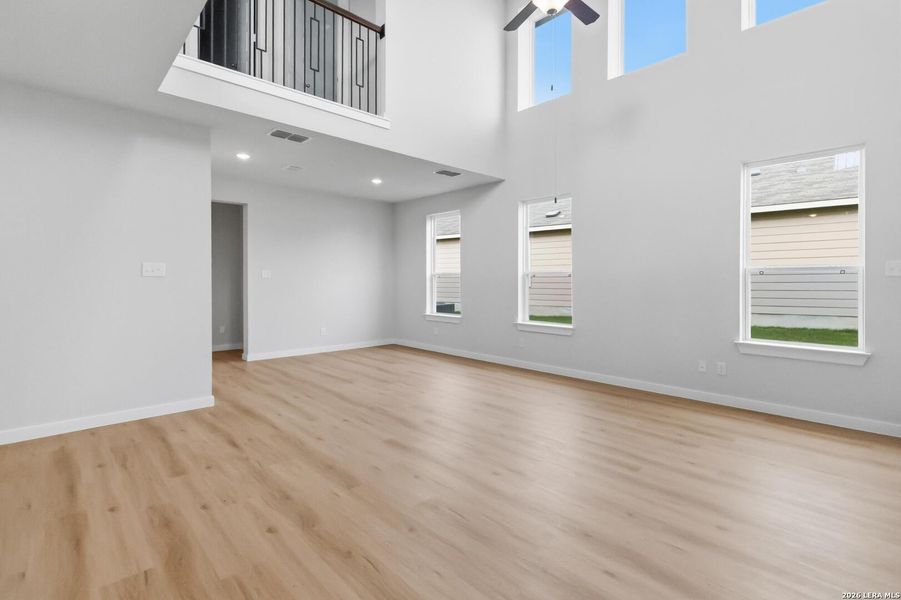 Spacious, unfurnished interior of a new home in Willow Point, San Antonio (Image 19).