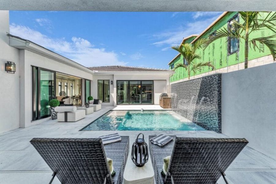 Representative exterior details of a home built from the Silver Palm – Phase 2 by Medallion Home in Aqua, Bradenton (Image 33).