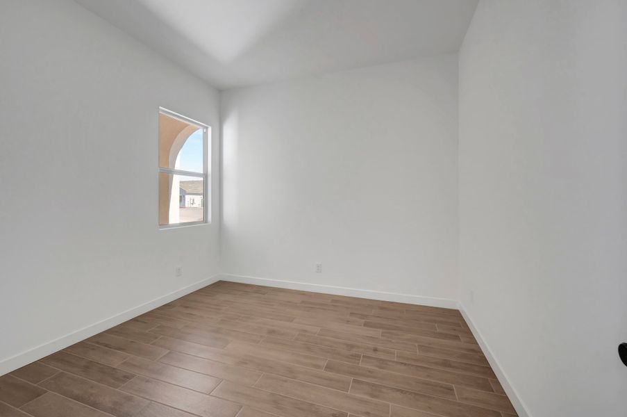 Spacious, unfurnished interior of a new home in Abel Ranch, Goodyear (Image 30).