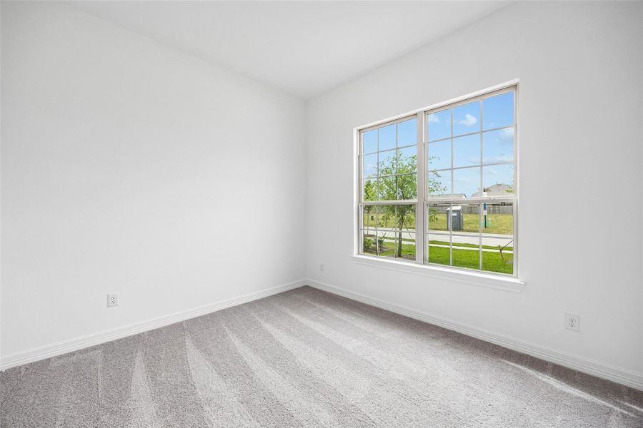 Spacious, unfurnished interior of a new home in Lago Mar, Texas City (Image 30).