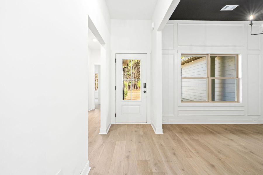 Spacious, unfurnished interior of a new home in Mitchell Farms, LaGrange (Image 12). Spacious, unfurnished interior of a new home in Mitchell Farms, LaGrange (Image 12).