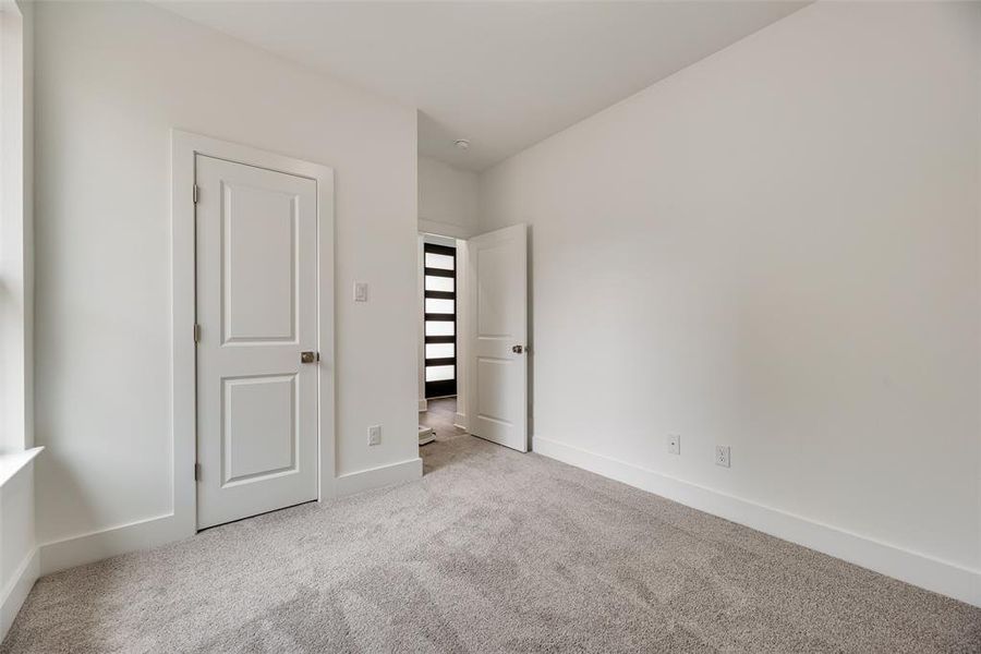 Spacious, unfurnished interior of a new home in , Dallas (Image 31).