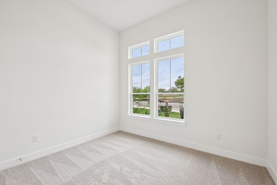 Spacious, unfurnished interior of a new home in Persimmon, Buda (Image 30).