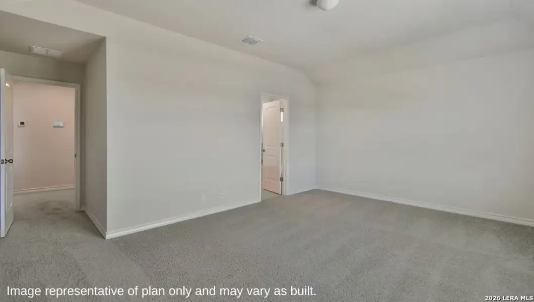 Spacious, unfurnished interior of a new home in Brookstone Creek, San Antonio (Image 11).