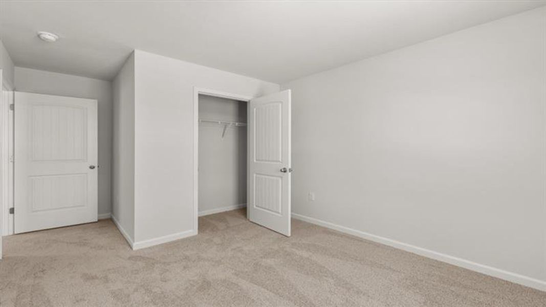 Spacious, unfurnished interior of a new home in Rolling Meadows, Jasper (Image 23).