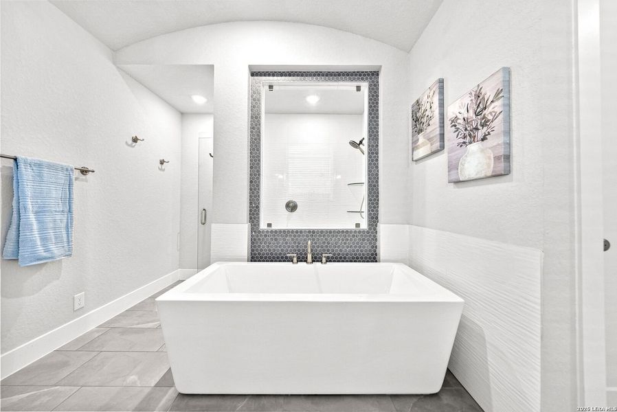 Furnished interior view inside a new home in Ventana, Bulverde (Image 53).