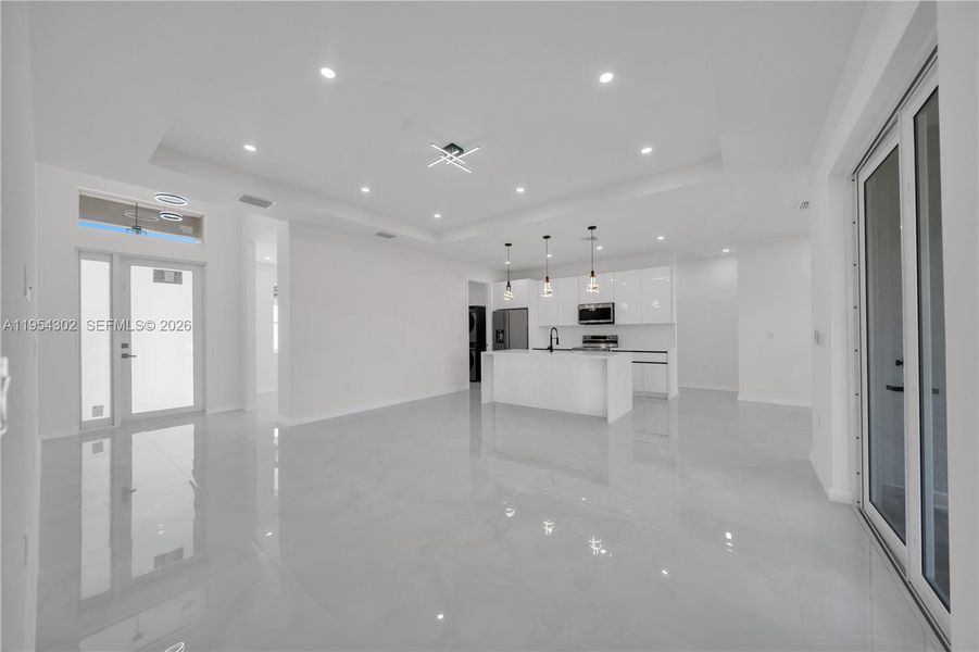 Spacious, unfurnished interior of a new home in , Lehigh Acres (Image 35).