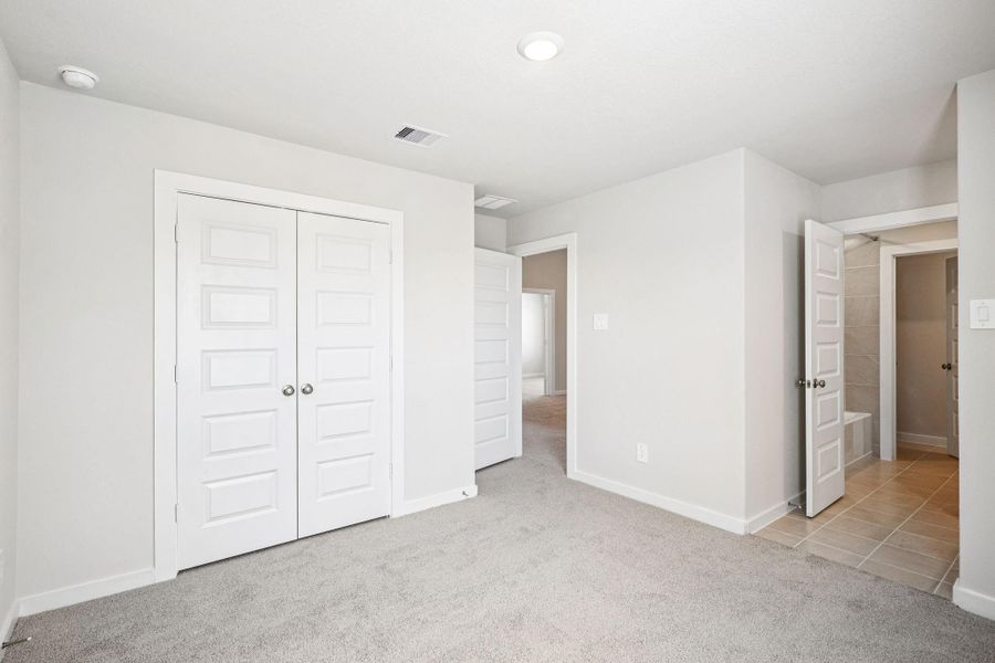 Spacious, unfurnished interior of a new home in Landing Meadows - Premier Series, New Caney (Image 37). Spacious, unfurnished interior of a new home in Landing Meadows - Premier Series, New Caney (Image 37).