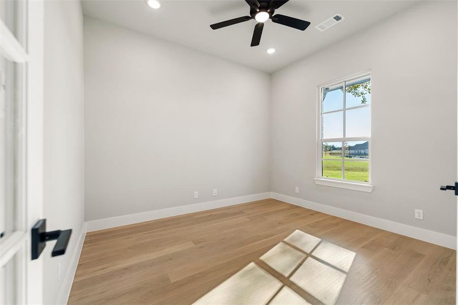 Spacious, unfurnished interior of a new home in King Crossing Estates, Van Alstyne (Image 18). Spacious, unfurnished interior of a new home in King Crossing Estates, Van Alstyne (Image 18).