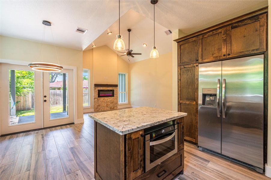 Furnished interior view inside a new home in , Texas City (Image 5).