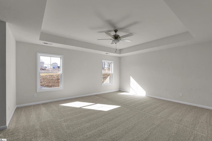 Spacious, unfurnished interior of a new home in Lynbrook, Boiling Springs (Image 26).
