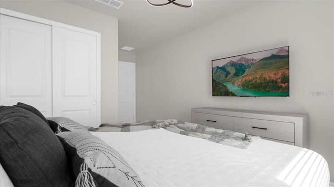 Furnished interior view inside a new home in , Clermont (Image 28).