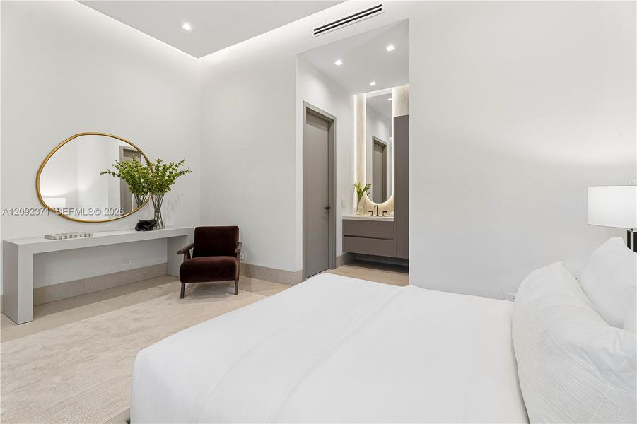 Furnished interior view inside a new home in , Pinecrest (Image 51).