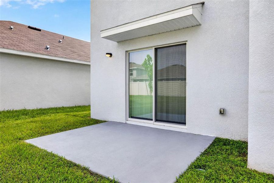 Exterior details and patio area of a home in , Tampa (Image 31).