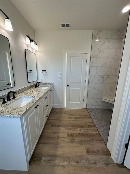 Furnished interior view inside a new home in , Abilene (Image 9).