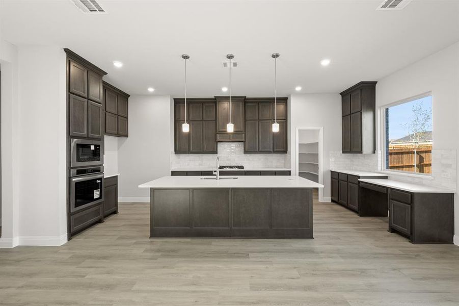 967 Reeves- Kitchen-2 967 Reeves- Kitchen-2