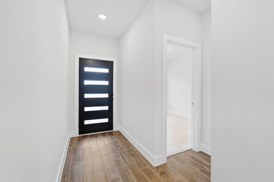 Spacious, unfurnished interior of a new home in Pecan Estates, Crosby (Image 21).