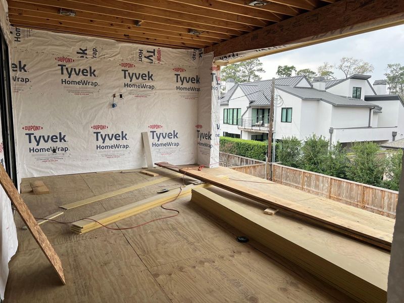 Large covered balcony off the game room on the 2nd floor
