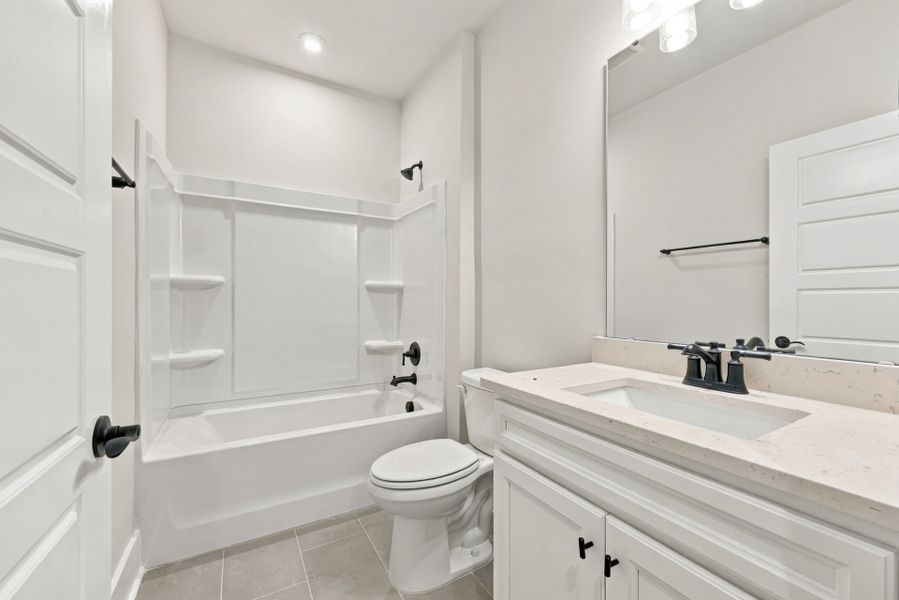 Furnished interior view inside a new home in Indigo Bay, Myrtle Beach (Image 20).
