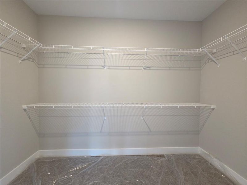 Spacious, unfurnished interior of a new home in Benson Estates, Dallas (Image 15).