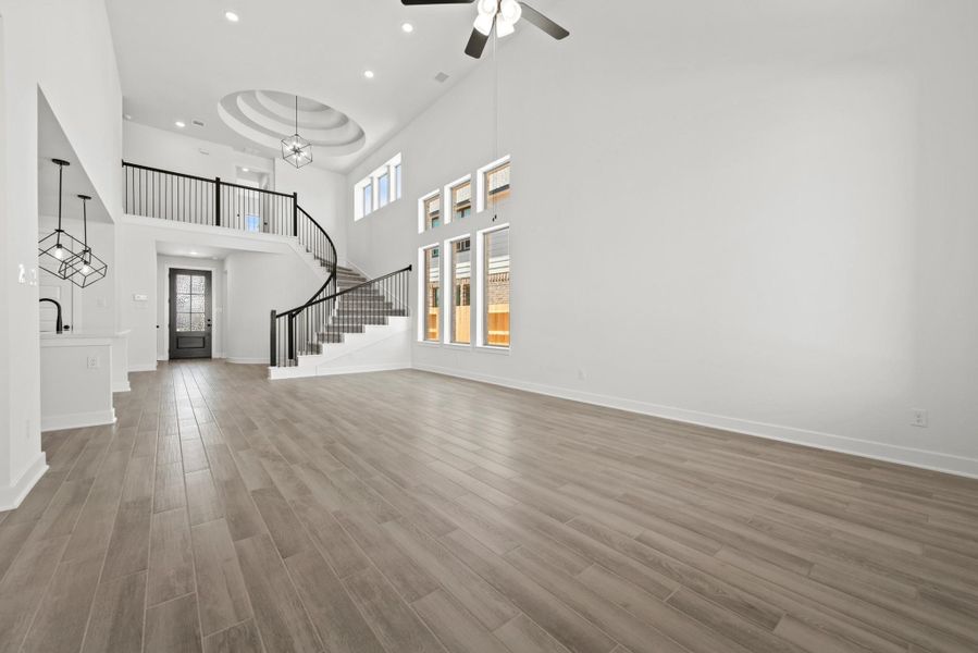 Representative image. Features, specifications, selections and colors may vary. Representative image. Features, specifications, selections and colors may vary.