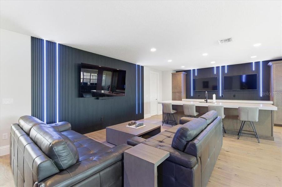 Furnished interior view inside a new home in , Orlando (Image 16).